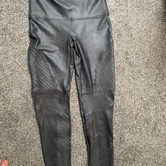 Spanx faux leather leggings (xl) - Picture 2 of 3